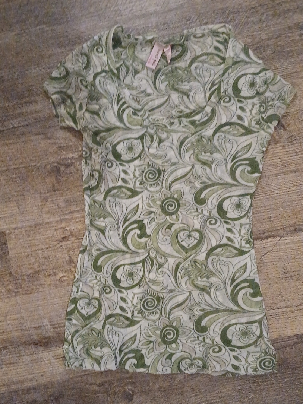 Sweet Pea Green and White Paisley Swirl Cap Sleeve See Though Mesh T-shirt Med